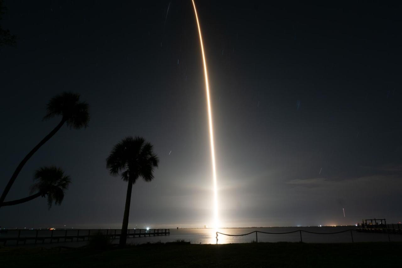 Nasa Waterfront Dolphin Suite ไททัสวิลล์ ภายนอก รูปภาพ