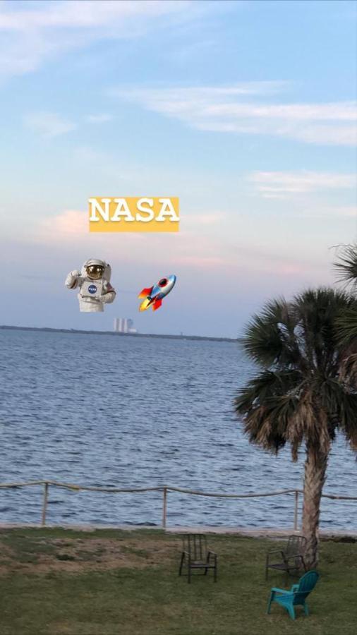Nasa Waterfront Dolphin Suite ไททัสวิลล์ ภายนอก รูปภาพ